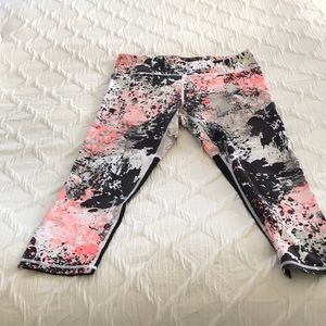 Fabletics splatter cropped leggings